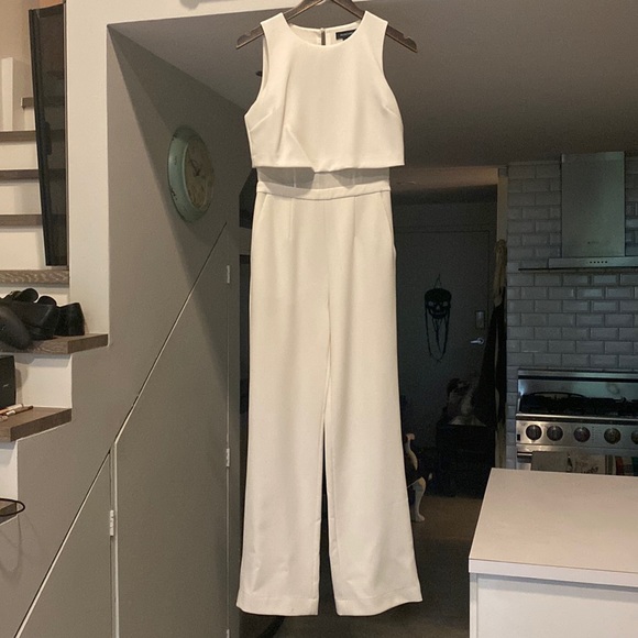 Marciano Pants - Gorgeous Ivory ***Marciano*** Formal Jump Suit Size 2 As Good As New!!!